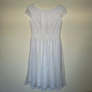 Berry Love Women's M White Lace Dress Cap Sleeve N WO Tags
